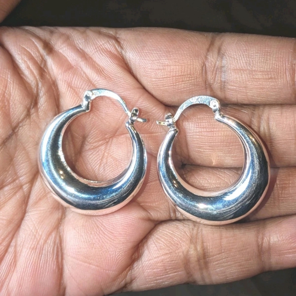 Womens 925 Sterling Solid Silver Elegant Puffed Round Pierced Hoop Earrings